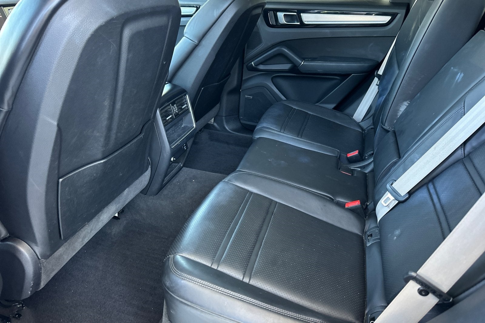 2023 Porsche Cayenne S Platinum Edition