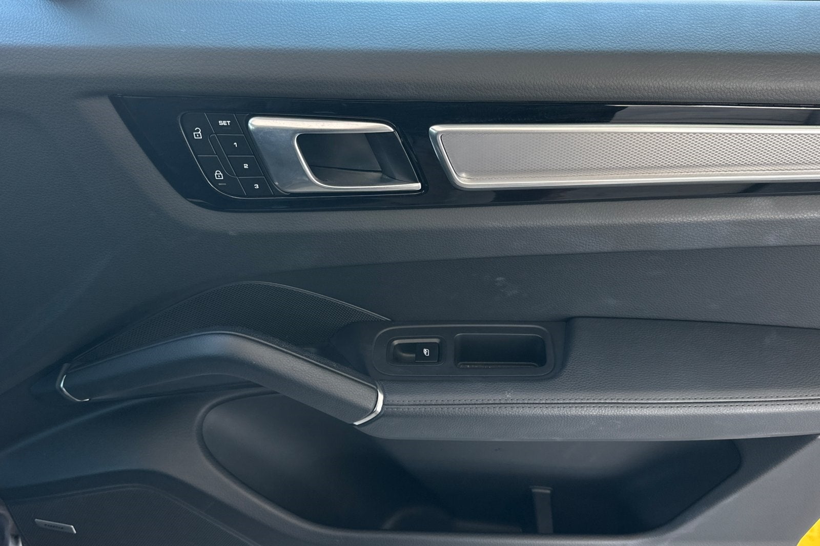 2023 Porsche Cayenne S Platinum Edition