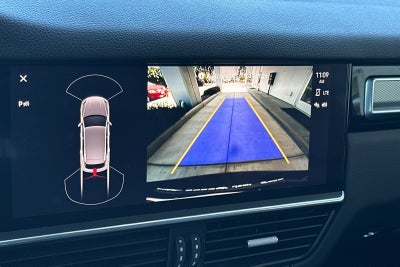 2023 Porsche Cayenne S Platinum Edition