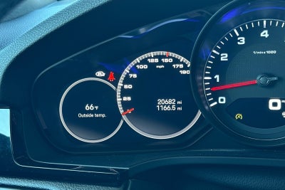 2023 Porsche Cayenne S Platinum Edition